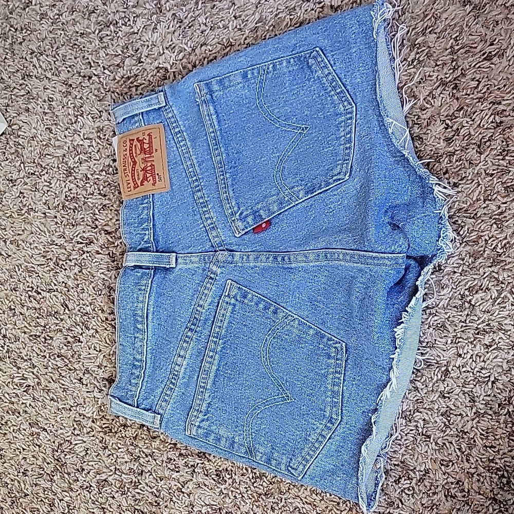 Levi's - Picture 2 of 7